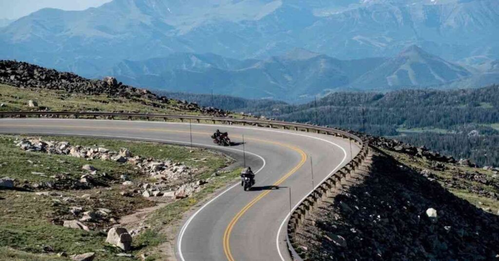 beartooth-highway-a-scenic-drive-like-no-other-best-places-to-visit-in-montana